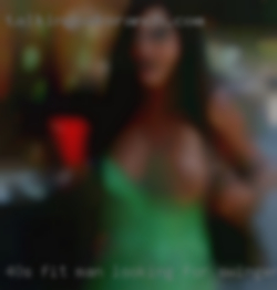 40s fit man looking for swingers fun with others in Sandyville.