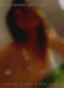Looking to suck a nice clubs cock!